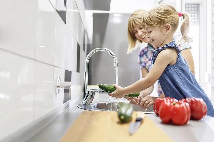 The water outlet method of the faucet